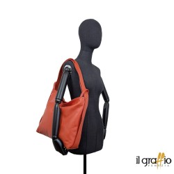 Borsa a spalla trasformabile in zaino.  Vera pelle. Made in Italy.